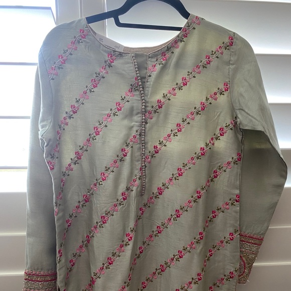 Indian Gown, brand new size large - Picture 2 of 2